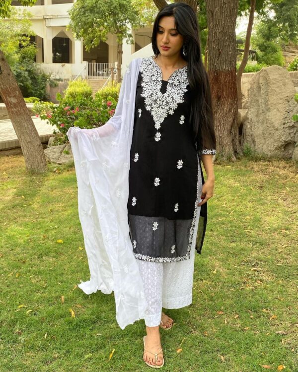 Gul Posh | Midnight Black - Image 9