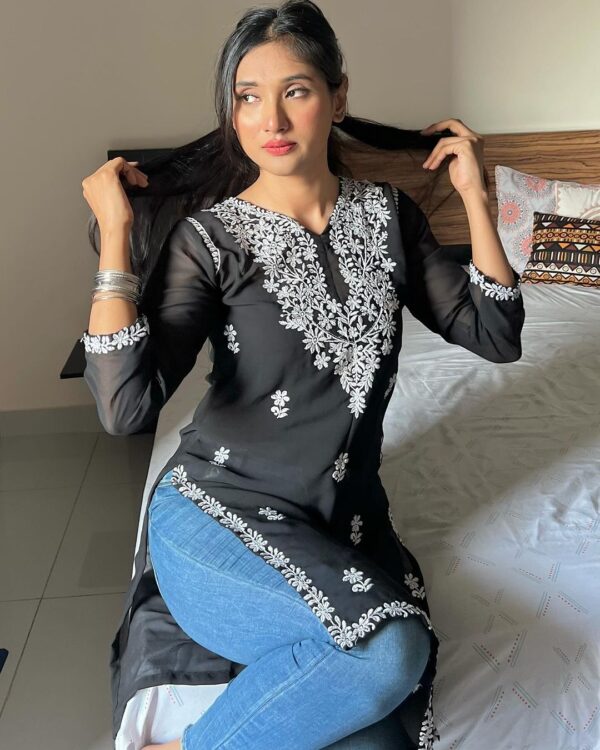 Gul Posh | Midnight Black