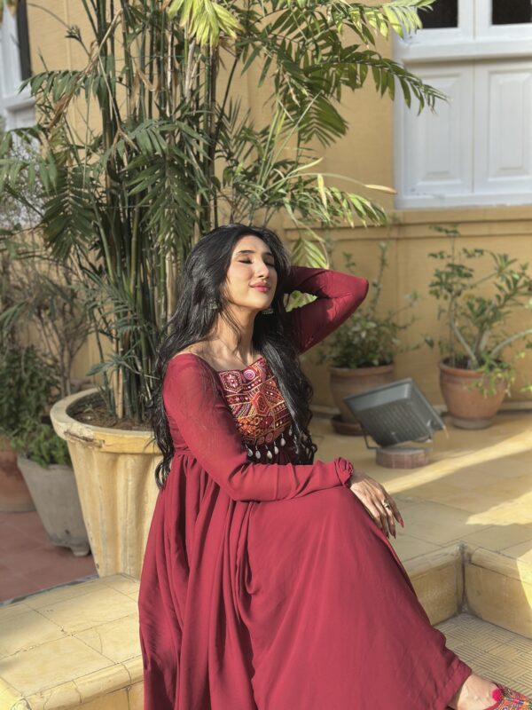 Naqsh -01- Mehroon Naqsh - Image 9