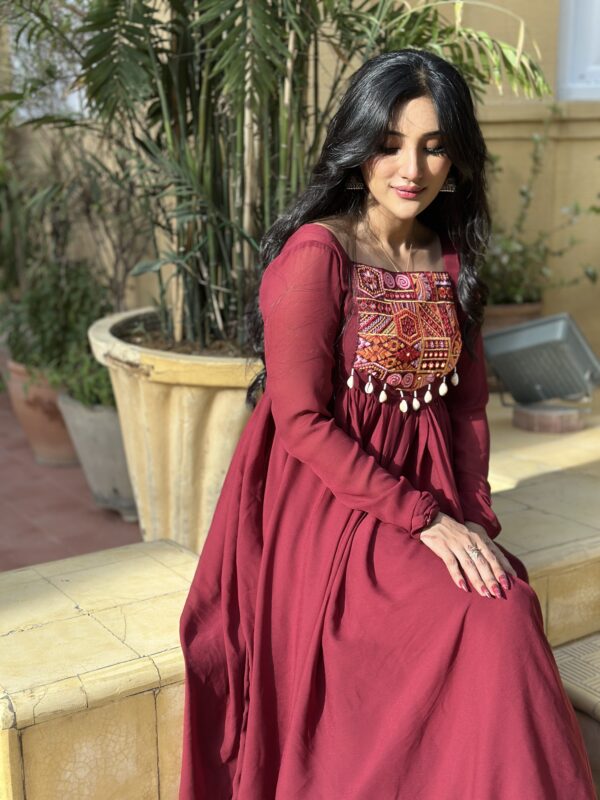 Naqsh -01- Mehroon Naqsh - Image 4