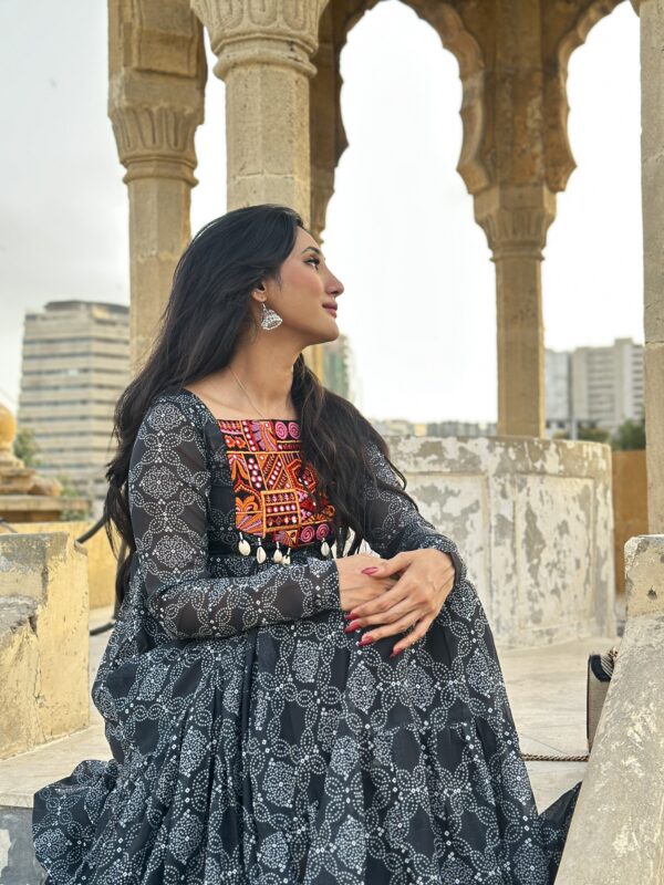 Naqsh -03- Chunri Naqsh